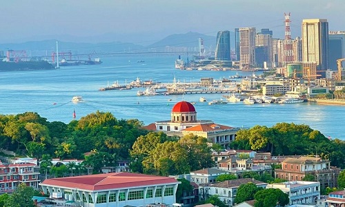 Explore Gulangyu Island: A Guided Gulangyu Island Tour of Gardens, Temples, and History