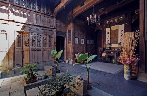 Hongcun-Long-Lane-Inn2