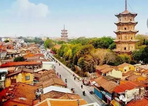 East-and-West-Street-Old-Town2