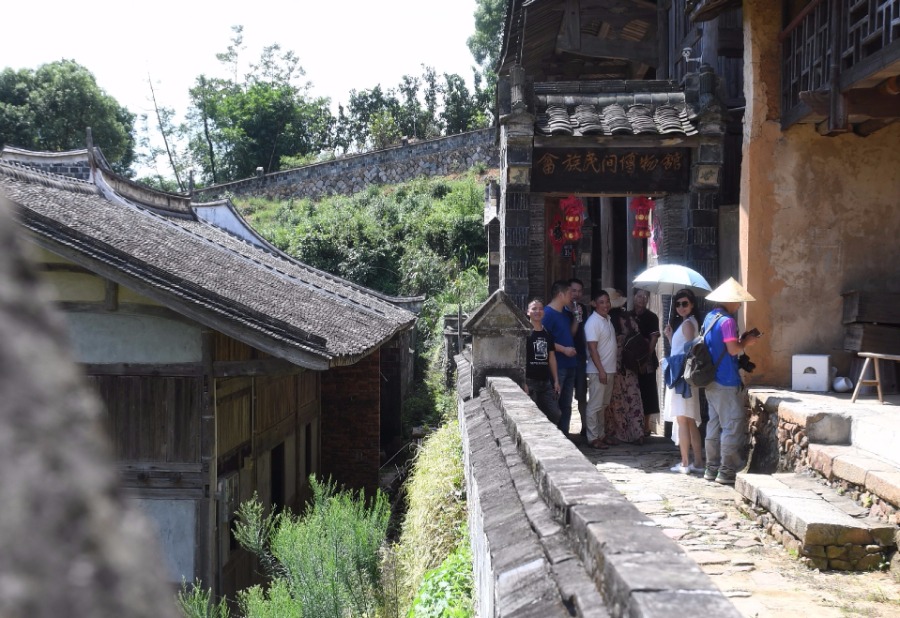 Banyueli-She-Ethnic-Village4