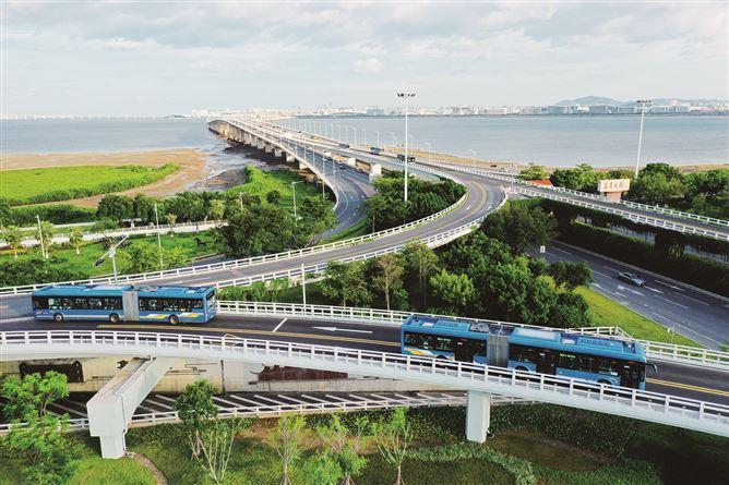 Bus-Rapid-Transit3