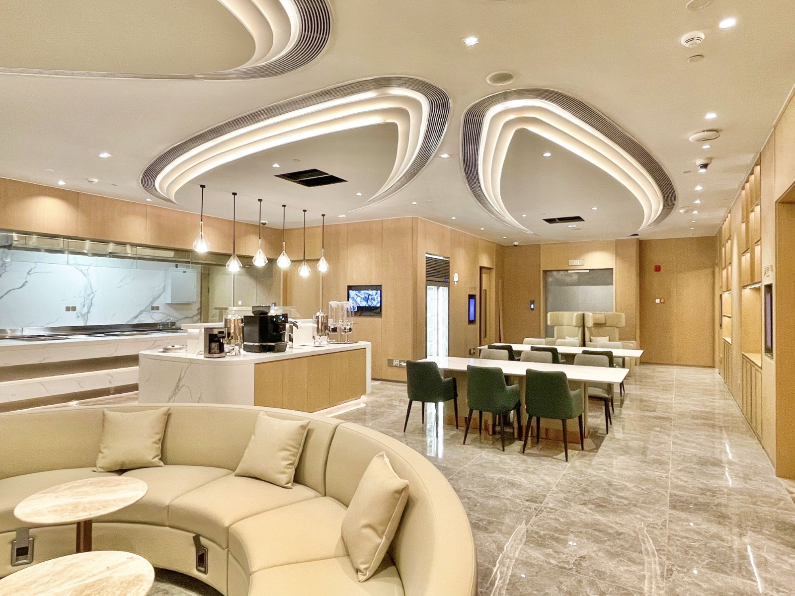 Paid-lounges
