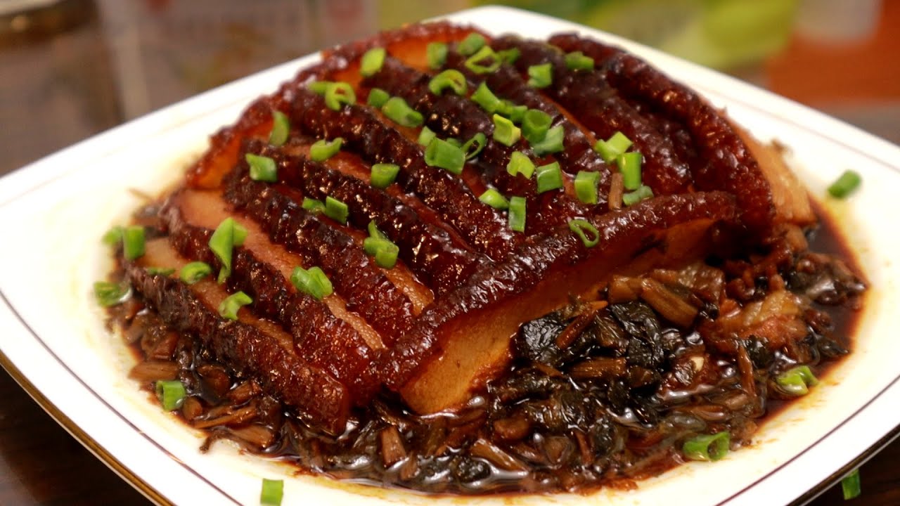 Braised-Pork-Belly-with-Preserved-Vegetables