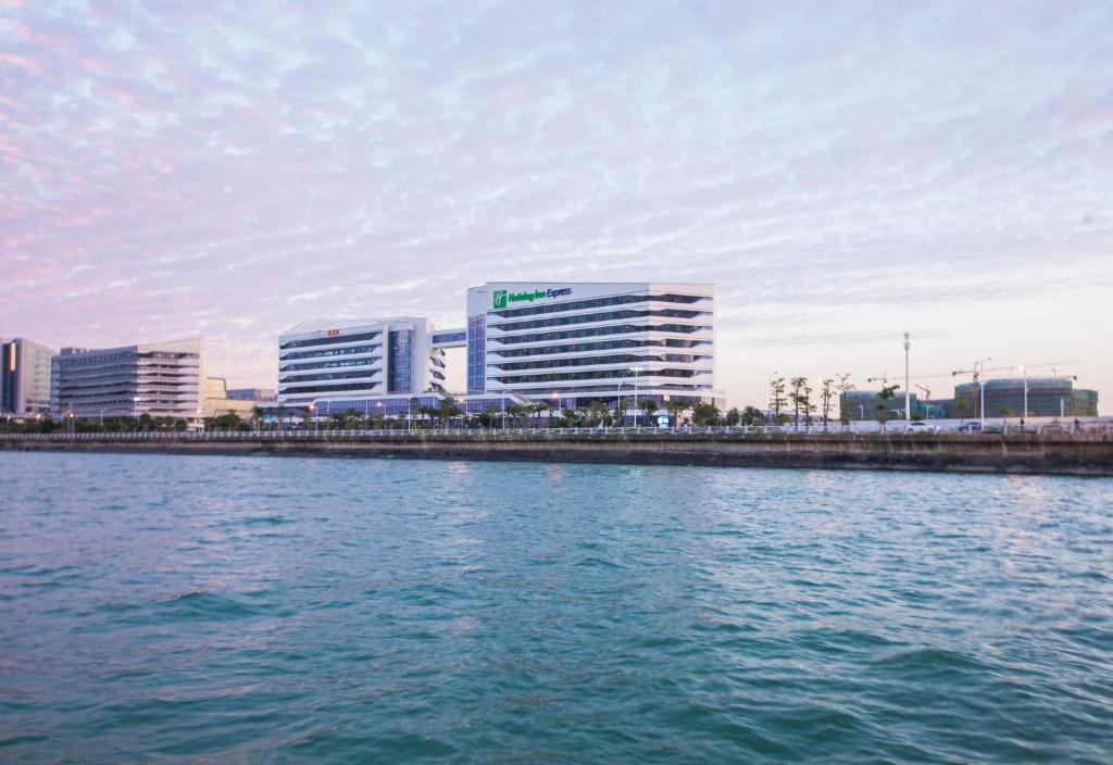 Holiday-Inn-Express-Xiamen-Lingang