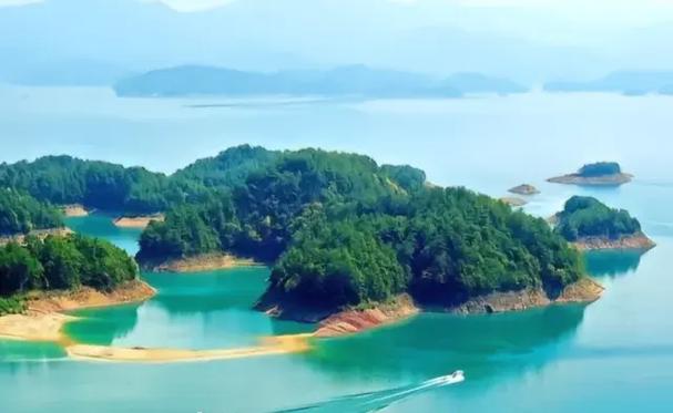 Qiandao-Lake1