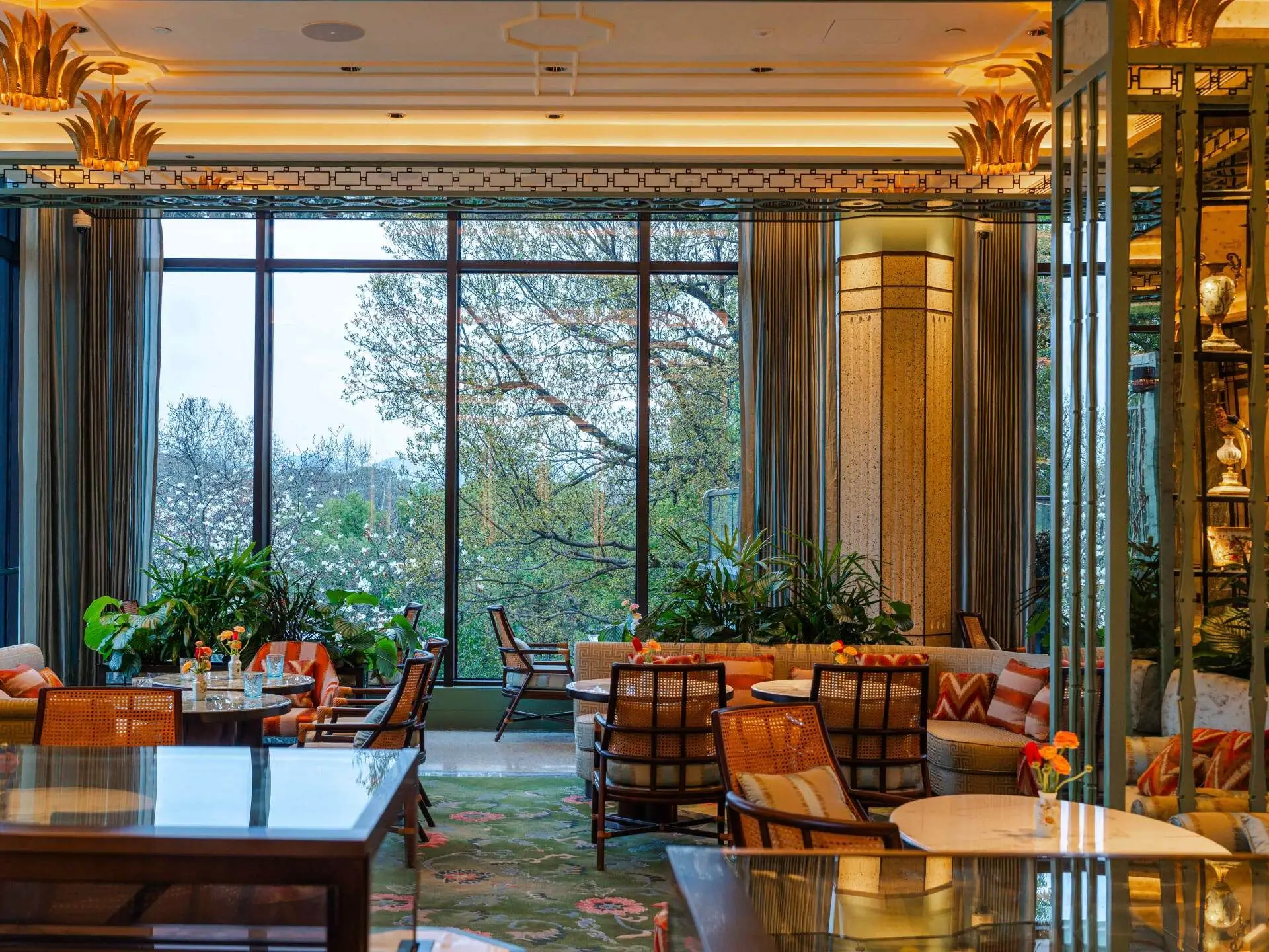 The-Silk-Lake-House-by-Shangri-La2