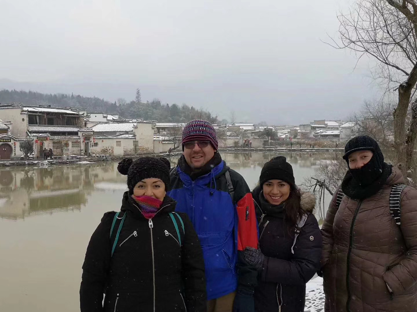 Discover the Charm of Hongcun: A Scenic Half-Day Tour from Huangshan