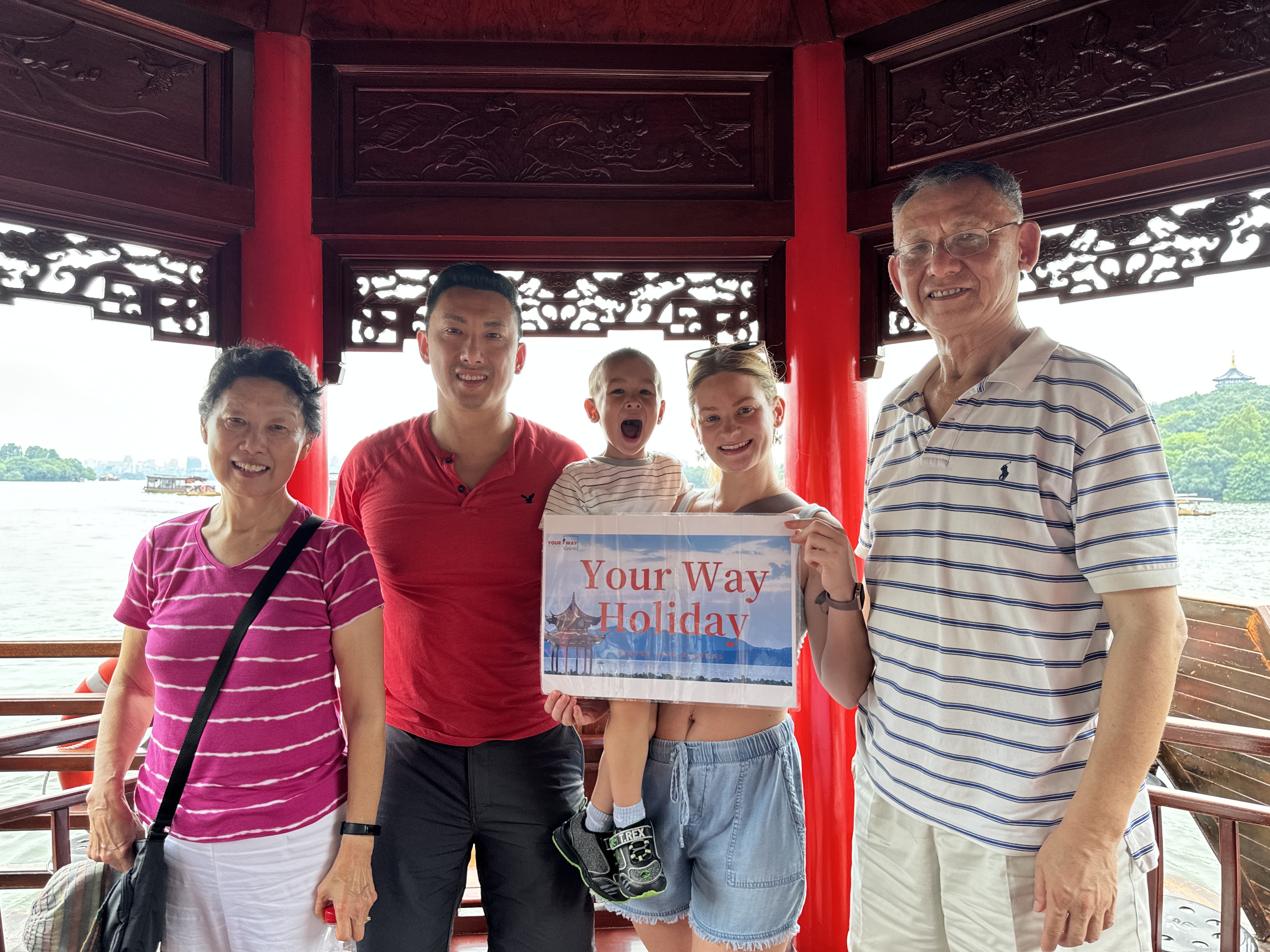 8 Days Eastern China Tours: Shanghai Suzhou Hangzhou Huangshan Tour Package