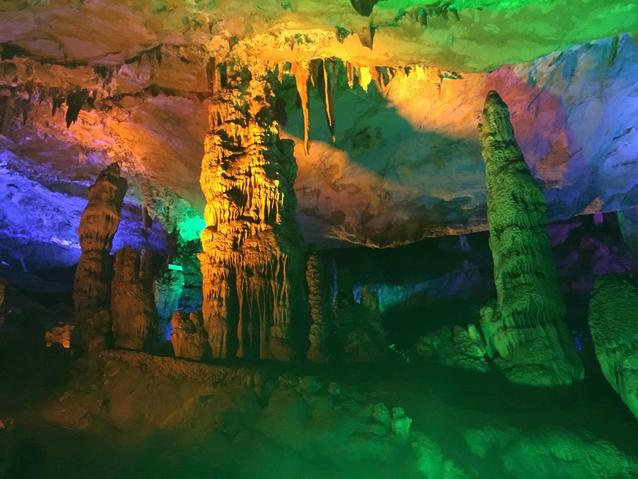 Lingqi_Cave_1.jpg