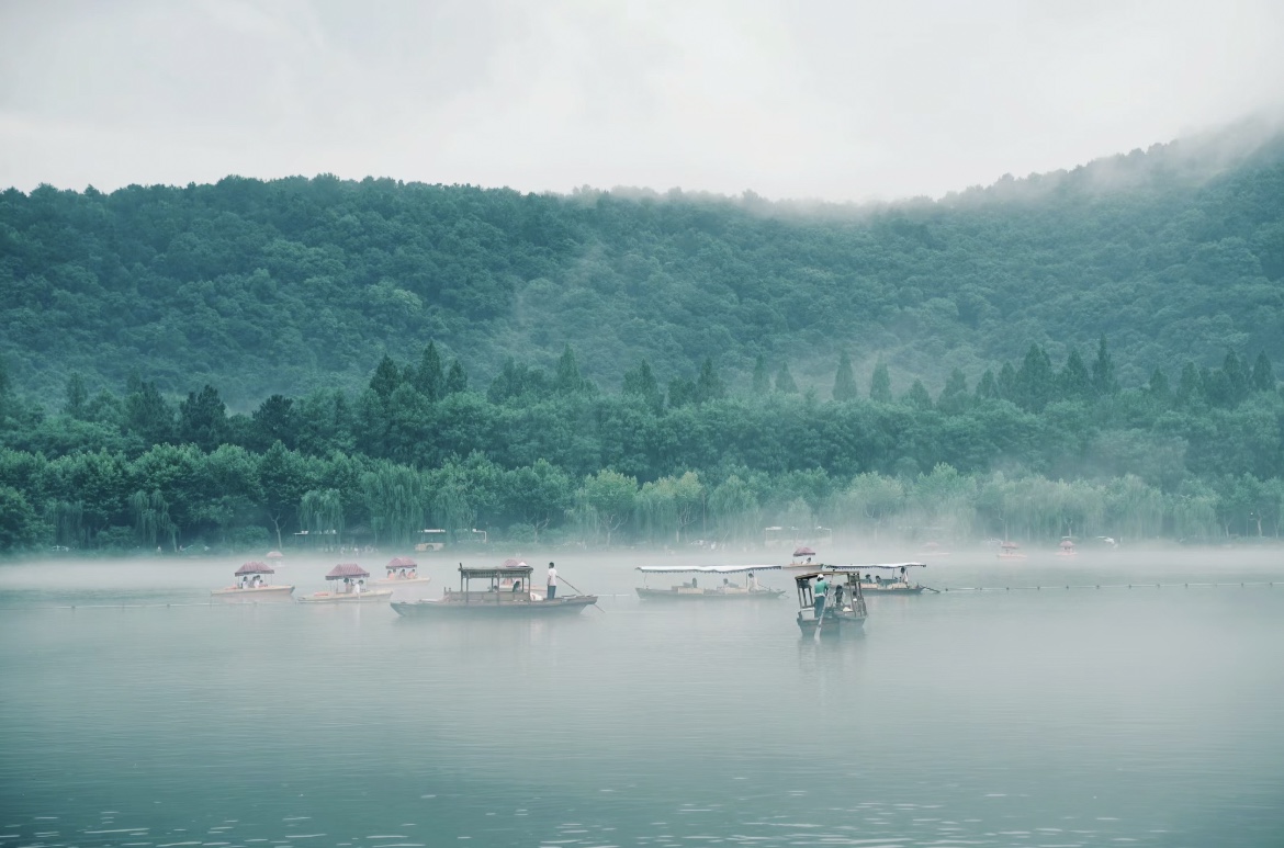 Viewing-Fish-at-the-Flower-Pond-Hangzhou