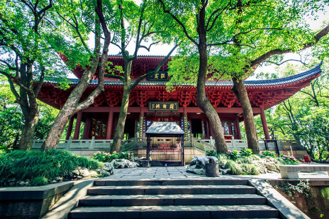 Chenghuang-Pavilion-Hangzhou