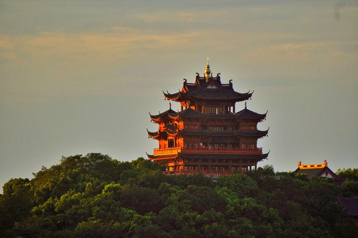 Chenghuang-Pavilion-Hangzhou