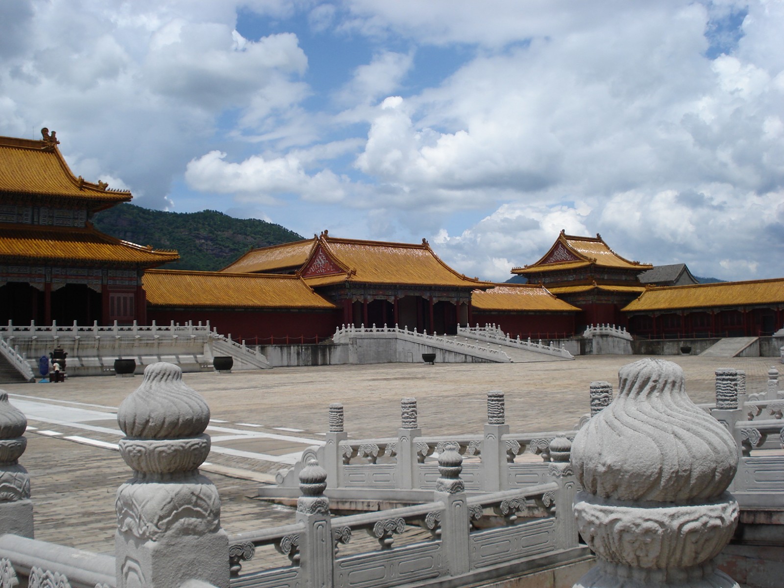 Ming-and-Qing-Palace-Hengdian