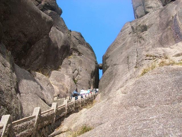 One-Line-Sky-Huangshan