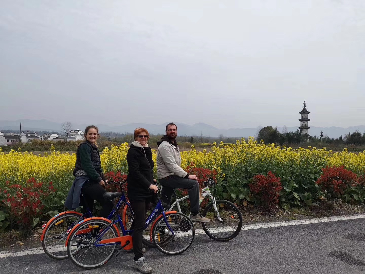 Explore-Hongcun-by-Bicycle-Huangshan