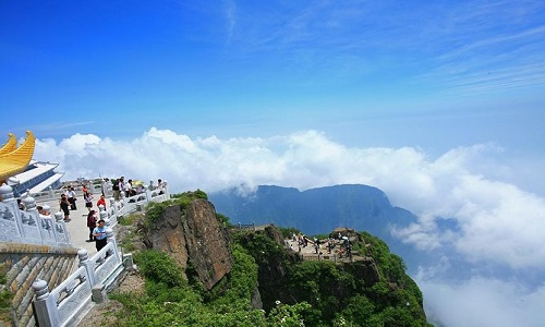 Mount-Emei4