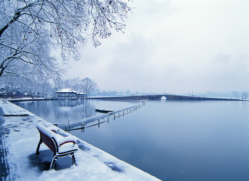 Lingering-Snow-on-the-Broken-Bridge2