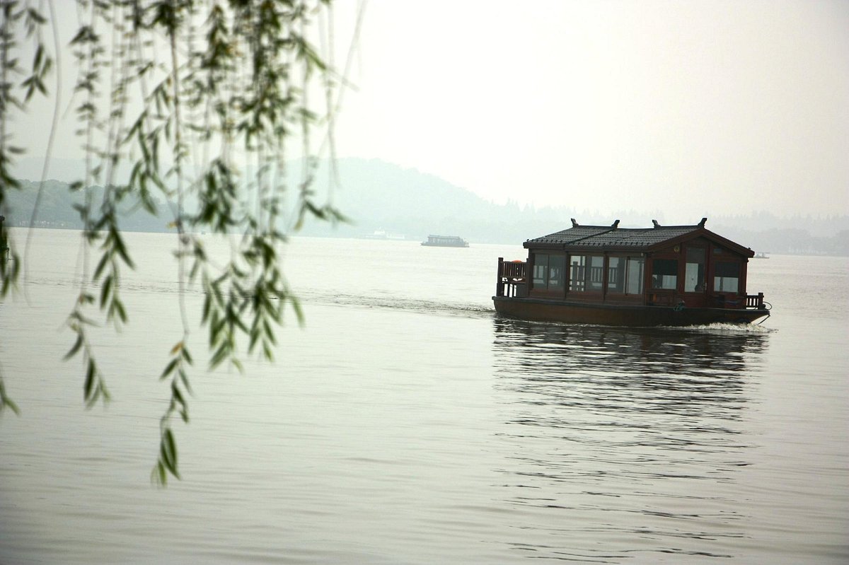Orioles-Singing-in-the-Willows-in-Hangzhou