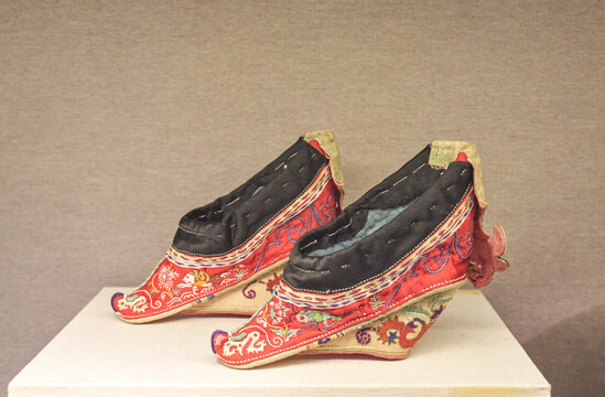 Three-Inch-Golden-Lotus-Museum2 Three-Inch-Golden-Lotus-Museum2