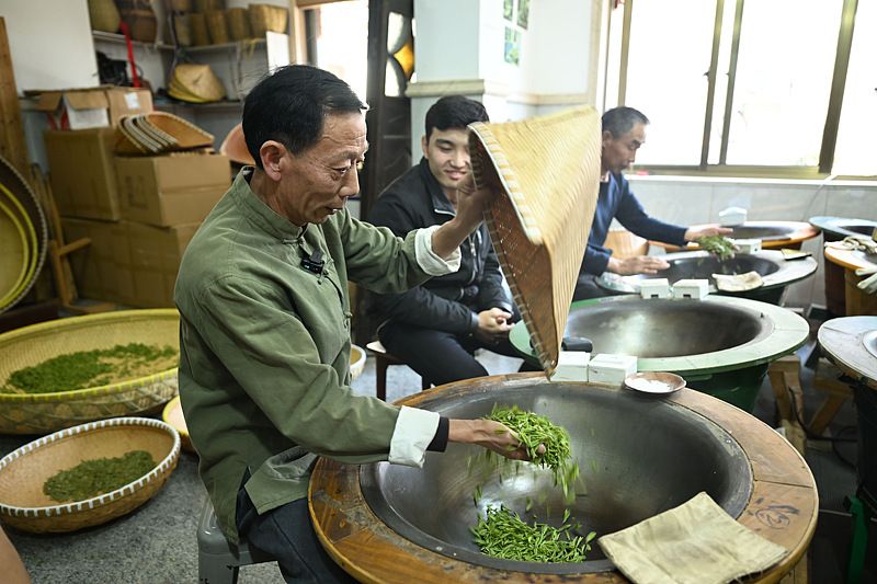 Stir-Frying-Tea2 Stir-Frying-Tea2