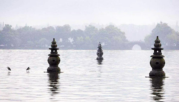 Three-Ponds-Mirroring-the-Moon Three-Ponds-Mirroring-the-Moon