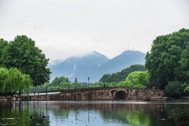 Two-Peaks-Piercing-the-Clouds2 Two-Peaks-Piercing-the-Clouds2
